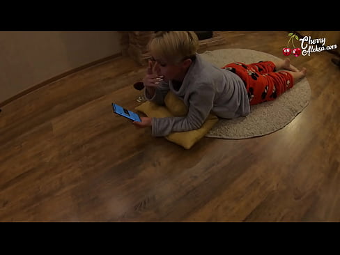 ❤️ Gekke blonde sûgje Enorme lul dy't derop sûgje en stuiterje - Anale seks ❤❌ Superporno by wy ❌